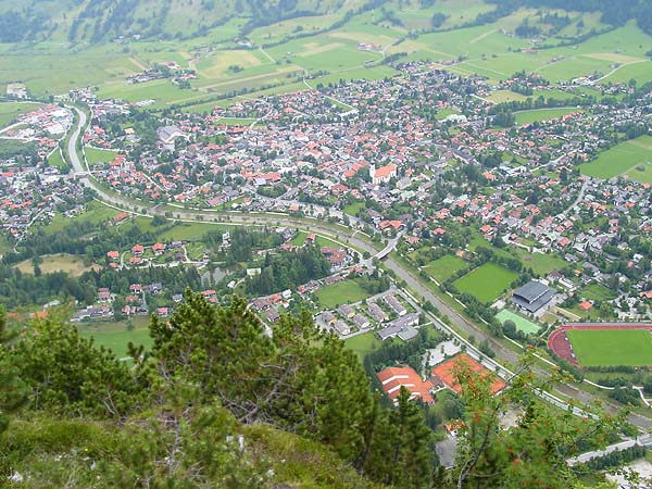 Oberammergau vom Gipfel des Kofel. (c) David Edgar, CC-BY-SA-3.0